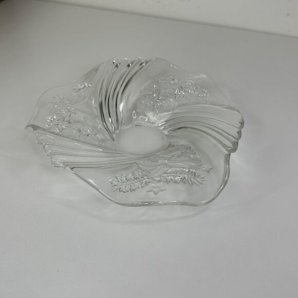 Vintage Mikasa Etched Glass Christmas Medley Bowl Candy Dish With Holiday Design - Picture 12 of 14